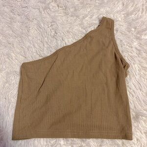 Brown off shoulder tank top 
Good for any occasion!☺️💗